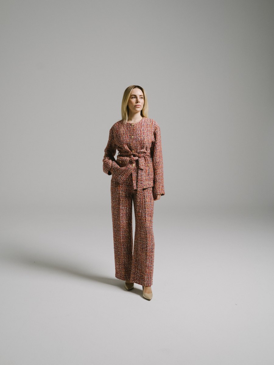 IN·EI, Tweed.